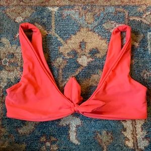 Adjustable bikini top